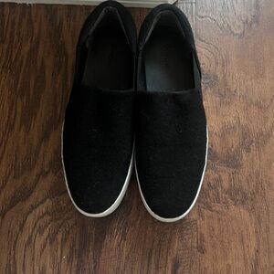 Vince good condition high quality sneakers